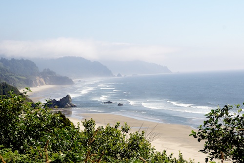An unimpeded view up the coast of Oregon